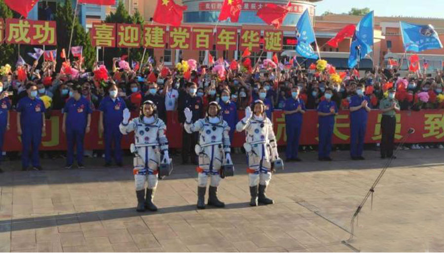 廣州伊伊人成亚洲综合人网（tè）辦公家具有限公司.jpg