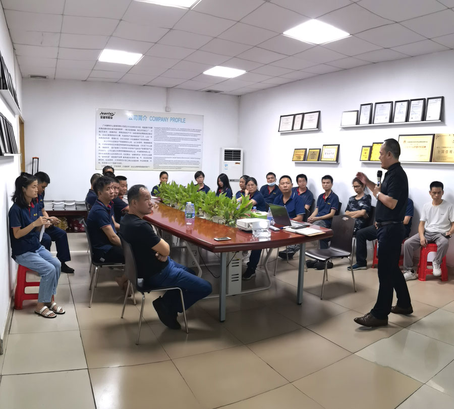 廣州伊伊人成亚洲综合人网辦公家具有限（xiàn）公司.jpg