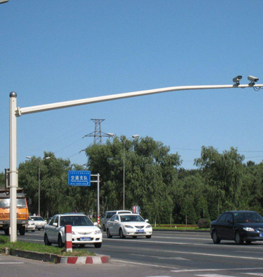 L型八角電警立（lì）杆