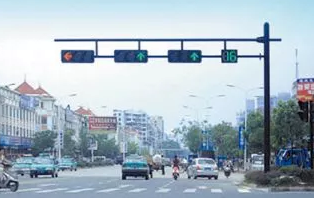 交通（tōng）雙懸臂信號燈杆